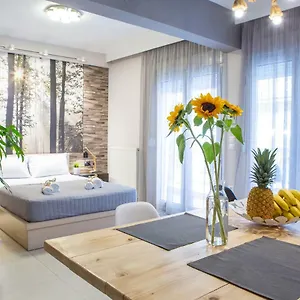 https://apt-modern-est-6.hotelschalkidiki.net
